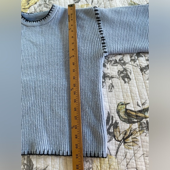 Crew neck sweater in light blue with black details - Picture 10 of 14